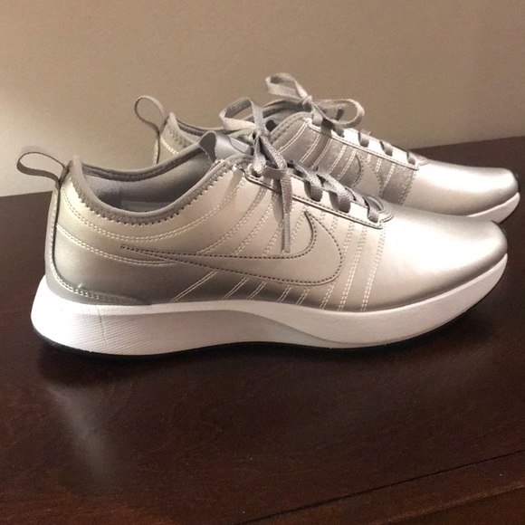 Nike Shoes - Brand new NIKE Ladies Silver Dualtone Racer